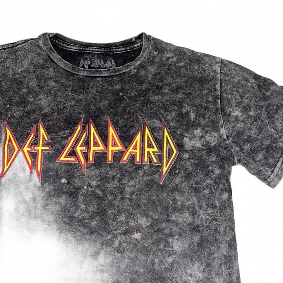 Def Leppard Vintage Style Acid Wash Band Cropped TShirt Black Womans Small Rock - Picture 2 of 5